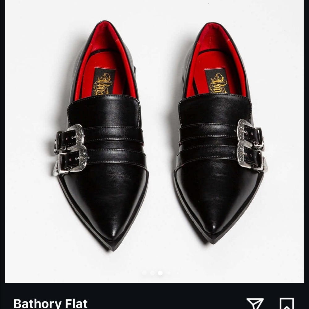 Bathory flats Black Leather Women's Shoes with Silver Buckles